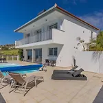 Eldomar Heated Pool דירה