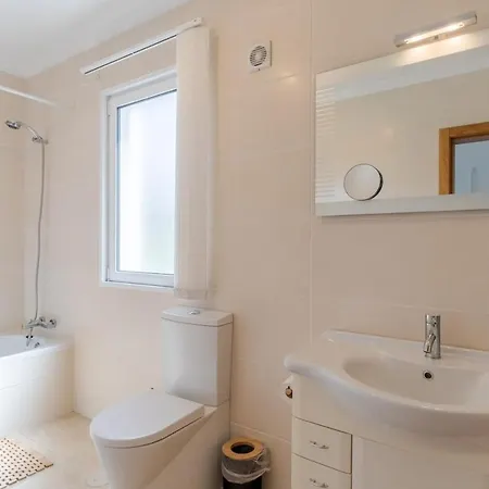 Eldomar Heated Pool Apartment